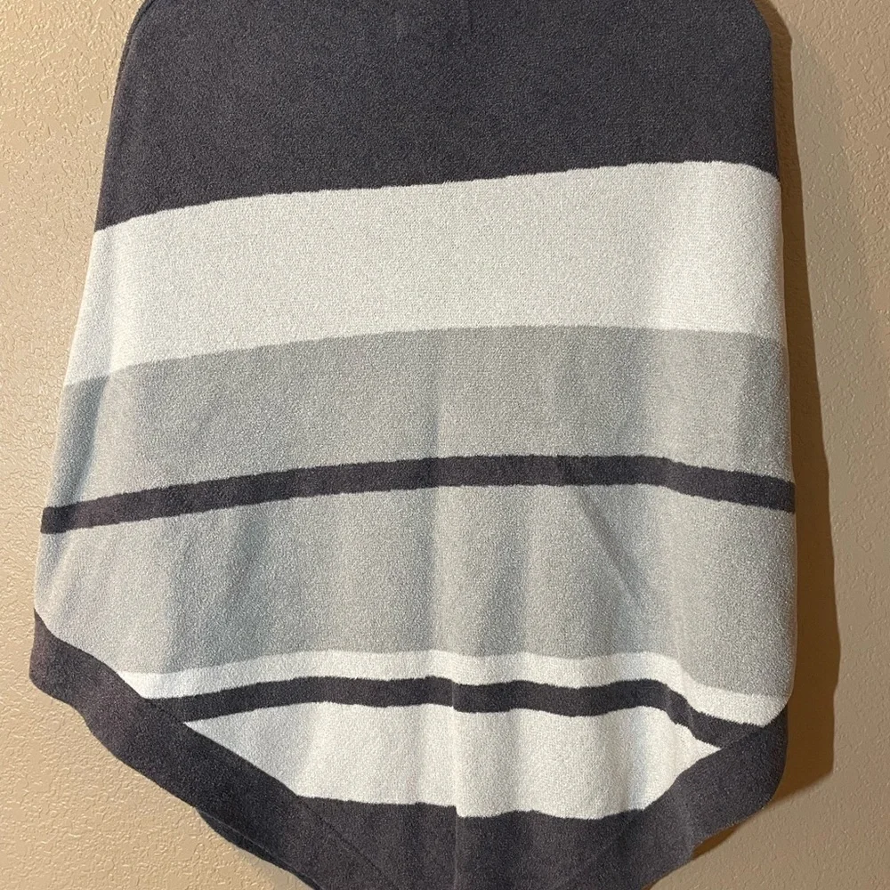 Barefoot Dreams NWOT Cozy White and Gray Striped Poncho